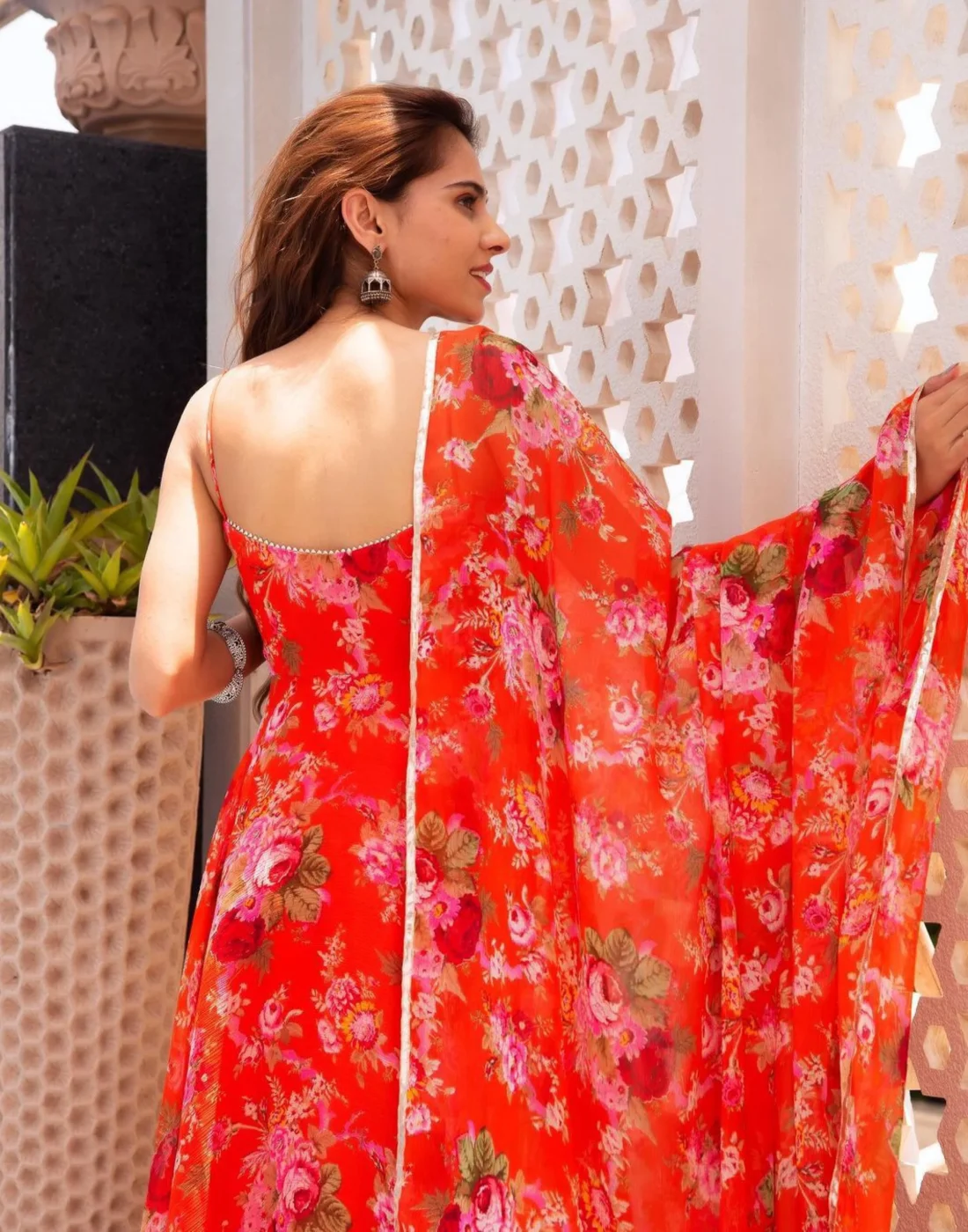 Elaaraa Flower Print Georgette Set - Stylish Back Side Quick View